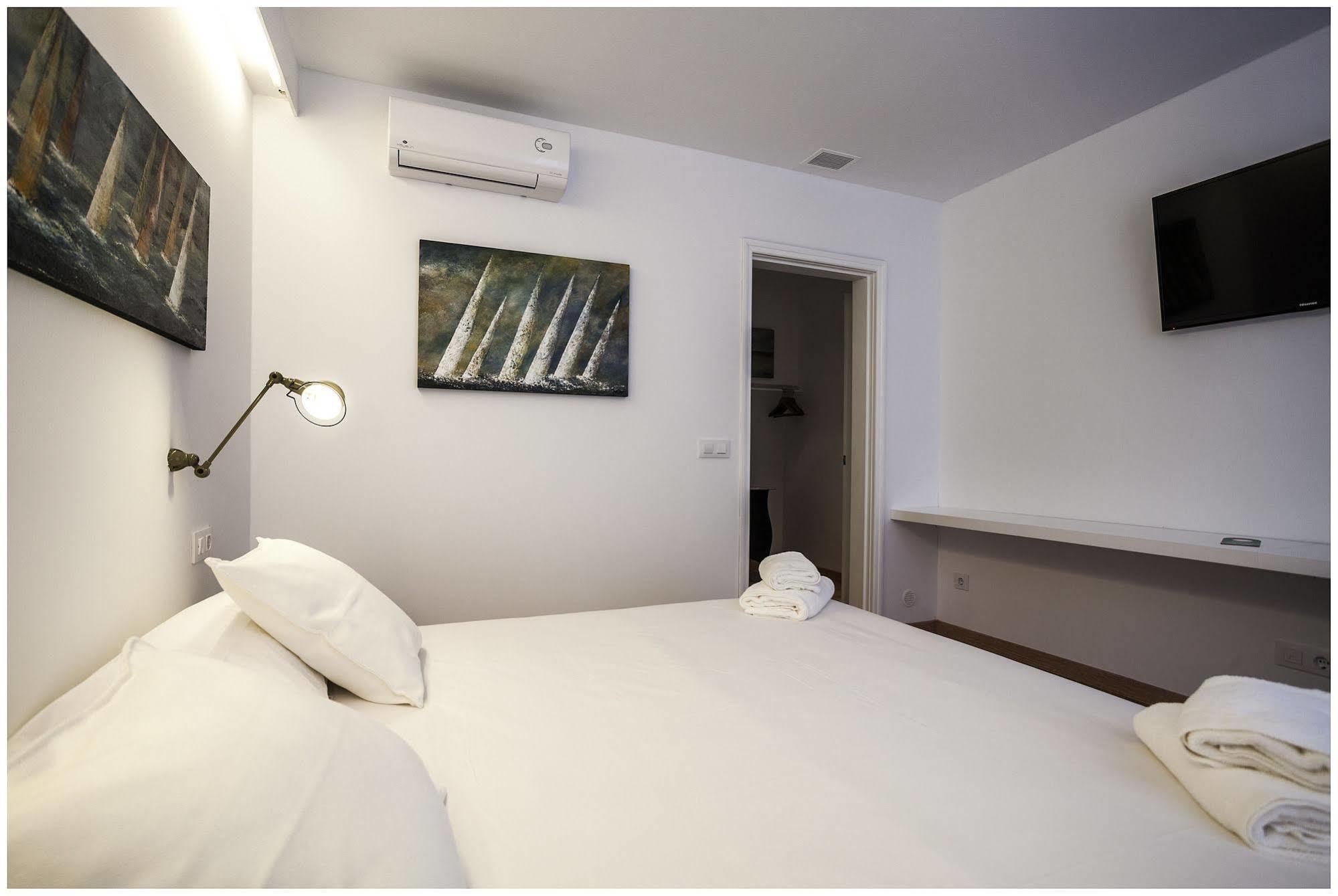 Cheap & Chic Hotel Ciutadella  Εξωτερικό φωτογραφία